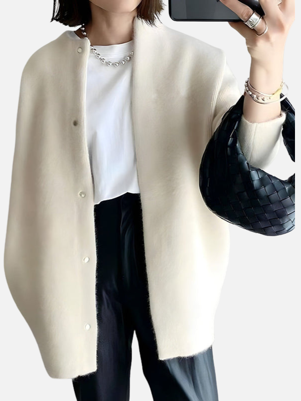 Sara | Lang Gebreid Vest met Knoopsluiting
